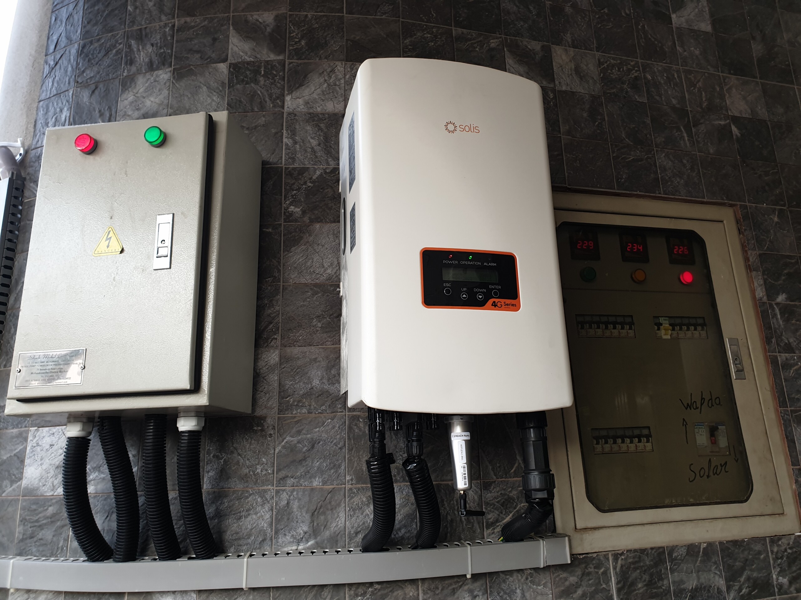 Solis 15kw OnGrid Inverter with Metal safety Box